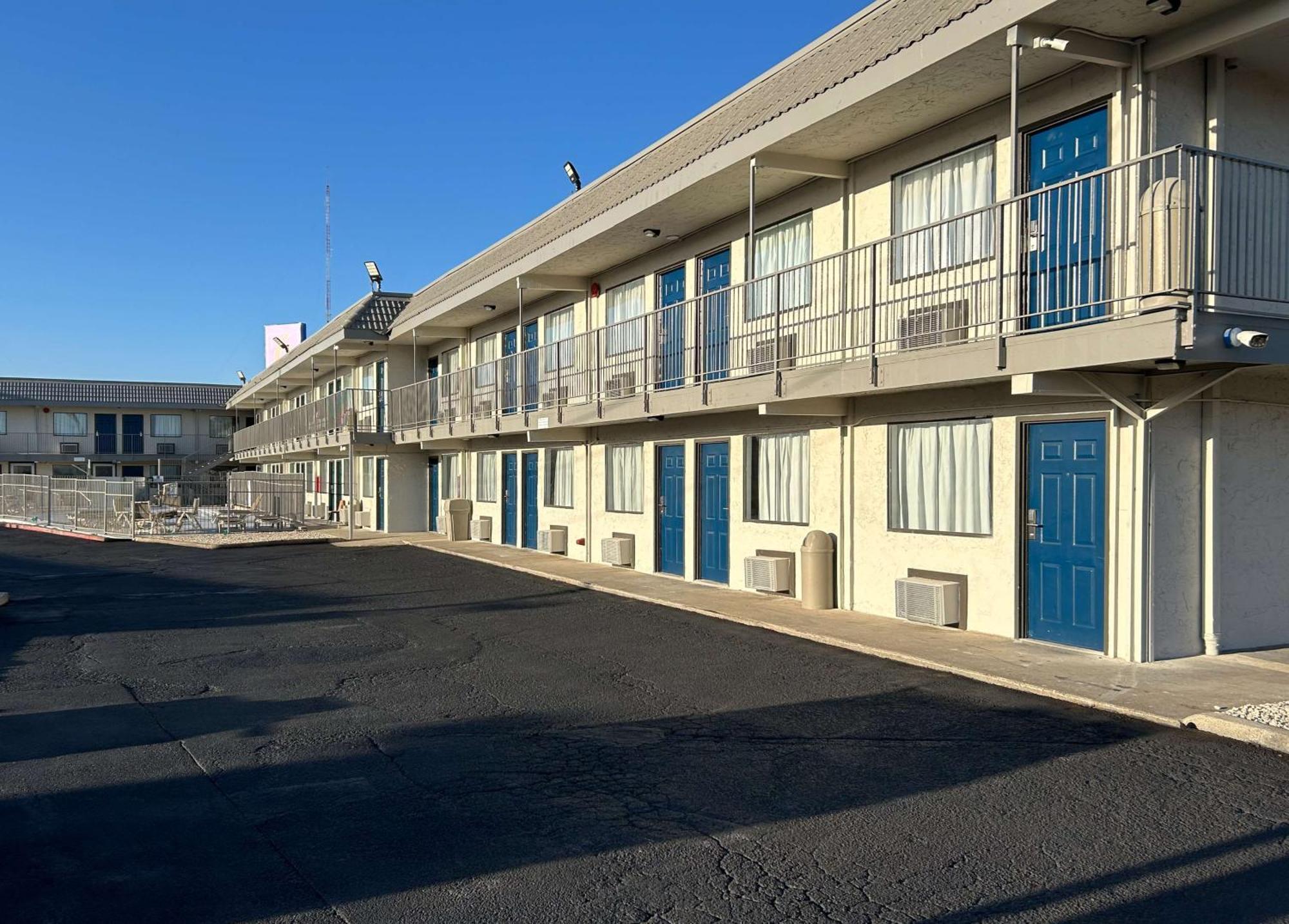 Motel 6 Fort Worth, Tx East Exterior photo