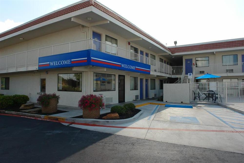 Motel 6 Fort Worth, Tx East Exterior photo